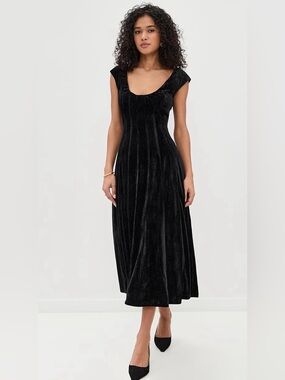 GUIZIO Leila Velvet Dress in Black
